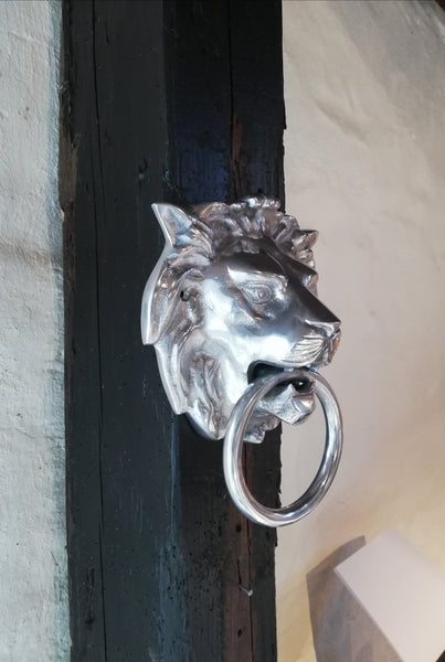Løvehoved i antik sølv